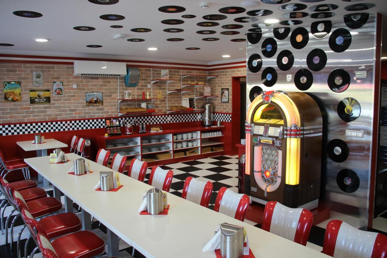 Jukebox Hotel Znojmo Εξωτερικό φωτογραφία